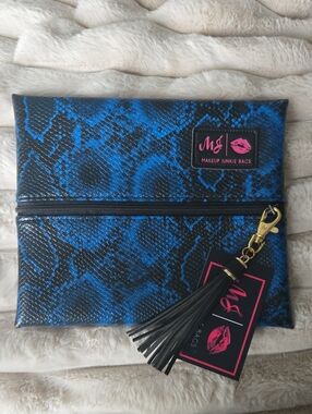 Makeup Junkie Bag In Viper Indigo